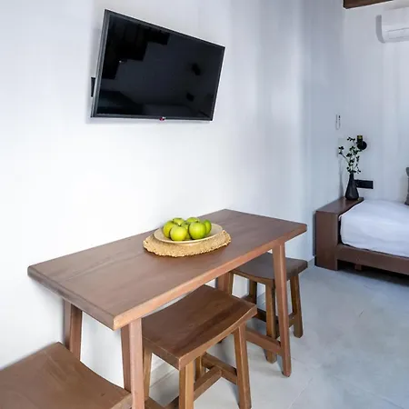 Elia - Old Town Apartment